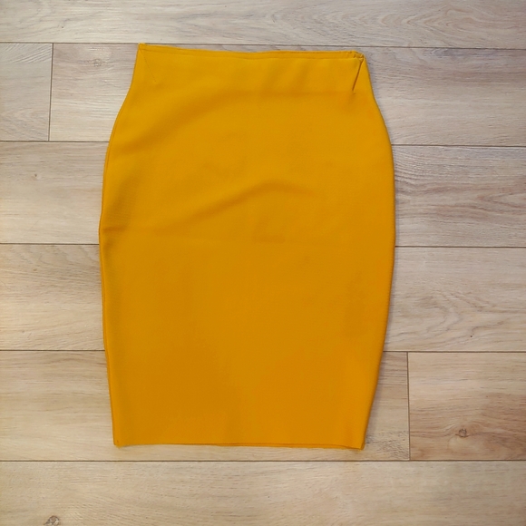 NWOT bandage skirt // size M - Picture 3 of 5